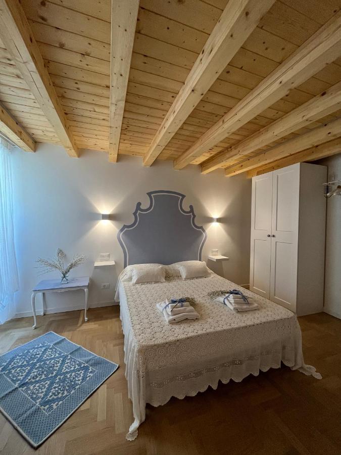 La Piccola Casa Al Lago - Intera Casa Con 3 Camere E 2 Box Saló Exterior foto