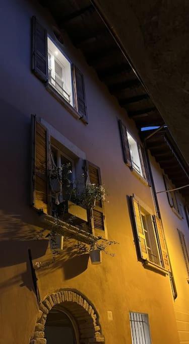 La Piccola Casa Al Lago - Intera Casa Con 3 Camere E 2 Box Saló Exterior foto
